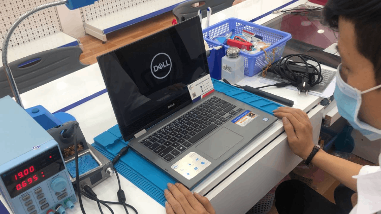 Thay bàn phím laptop Dell Inspiron 5570 hình 4