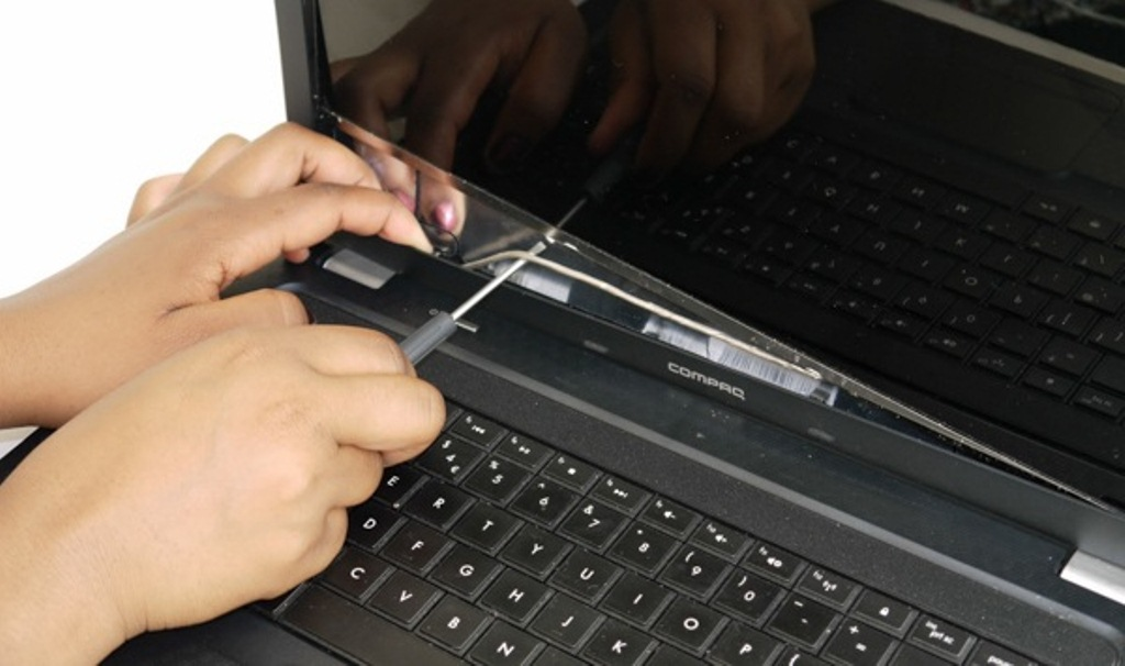 Thay cáp màn hình Laptop Dell Inspiron 3467