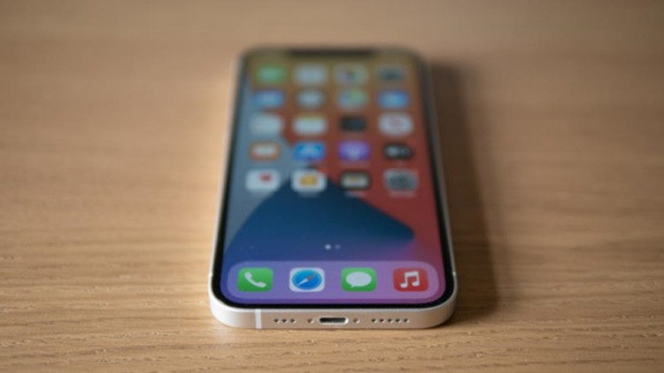 lý do iPhone 12 tụt pin nhanh